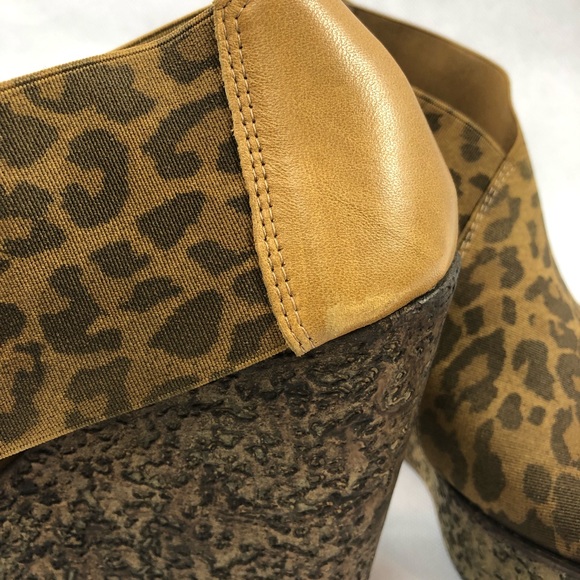 BROWNS leopard open toe wedges🐆 - Picture 6 of 6